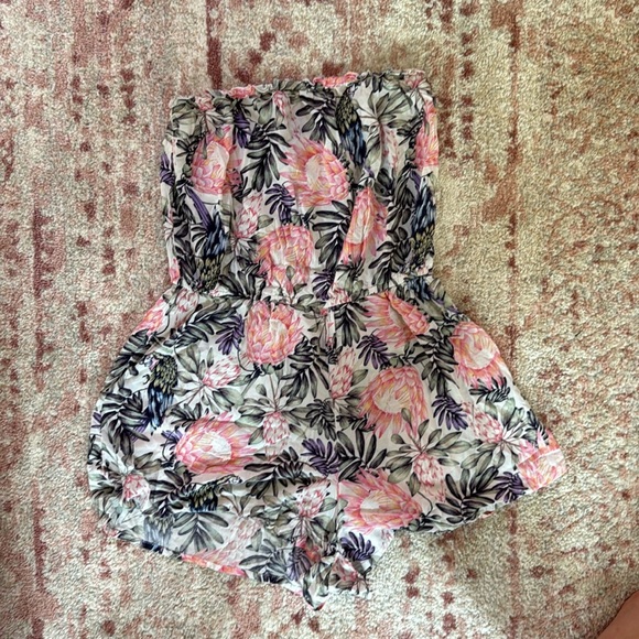 H&M Flower Romper - Picture 1 of 4